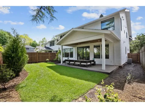 5527 Childs Road Lake Oswego OR 97035