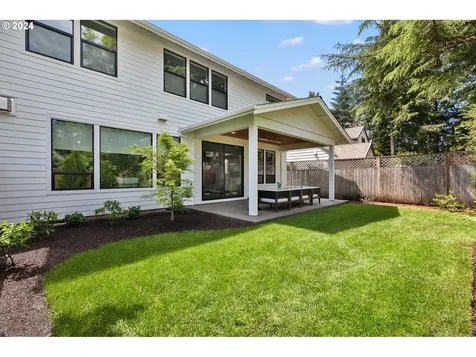 5527 Childs Road Lake Oswego OR 97035