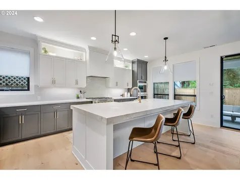 5527 Childs Road Lake Oswego OR 97035