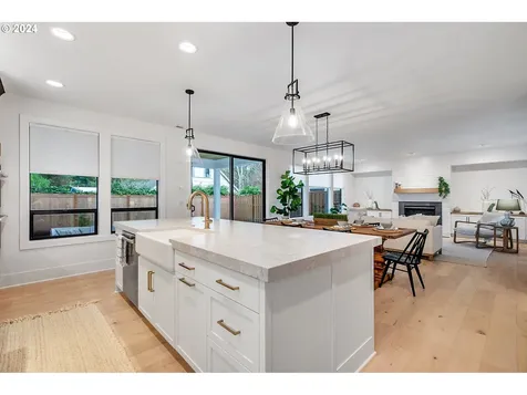 5527 Childs Road Lake Oswego OR 97035