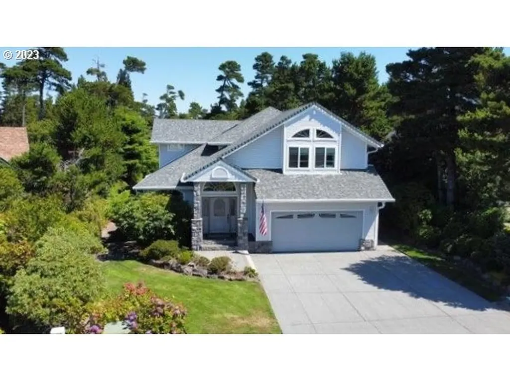 7 Mariners Lane Florence OR 97439