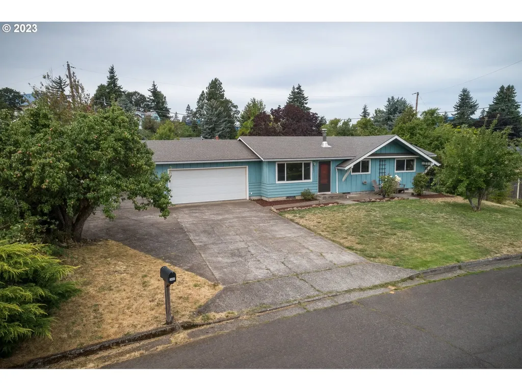 2487 Prospect Avenue Hood River OR 97031