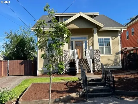 1146 Ne Lenore Street Portland OR 97211