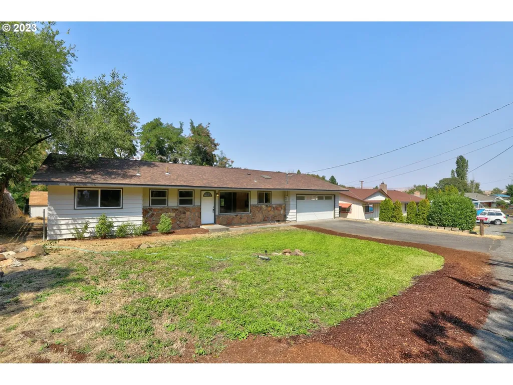 1910 Dry Hollow Road The Dalles OR 97058