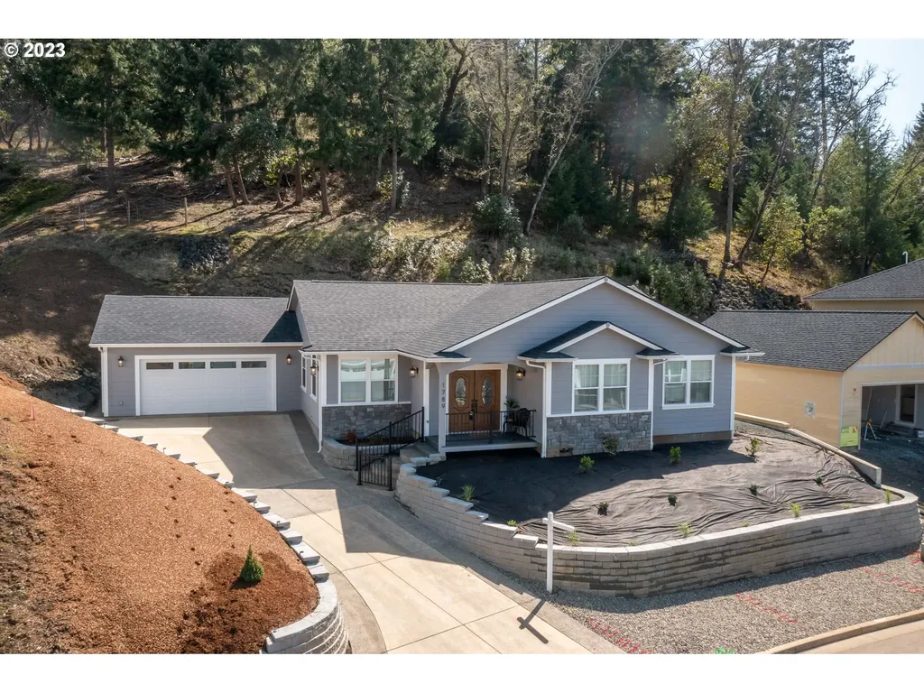1789 Ne Reagan Drive Roseburg OR 97470