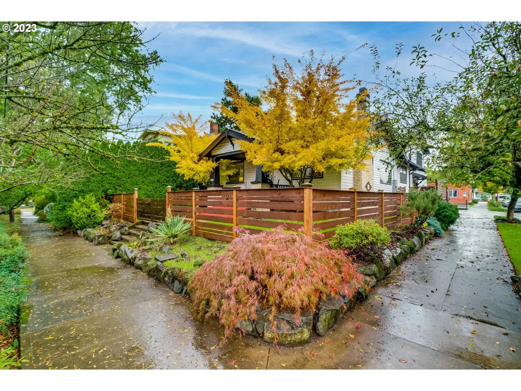 4535 Se Clay Street Portland OR 97215