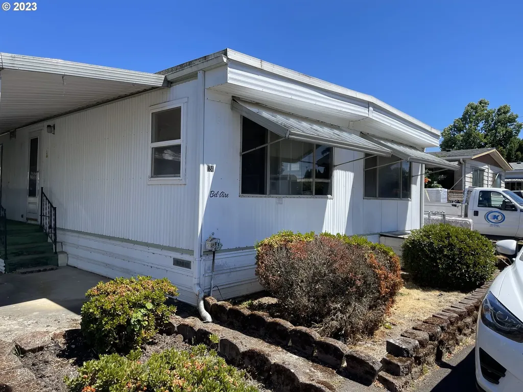 124 Broadmore Avenue Ne Salem OR 97301