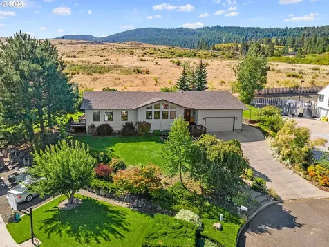 809 Highland Place La Grande OR 97850