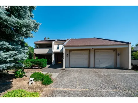 14215 Se Crystal Springs Boulevard Portland OR 97236