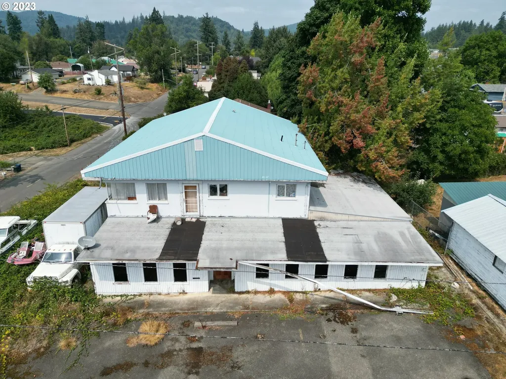 310 E 10th Street Coquille OR 97423