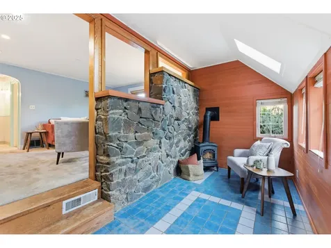 8015 SW 45th Avenue Portland OR 97219