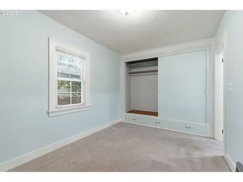 8015 SW 45th Avenue Portland OR 97219