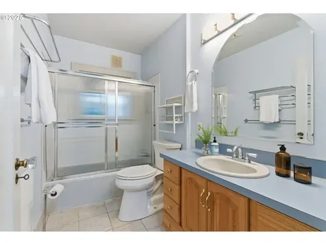 8015 SW 45th Avenue Portland OR 97219