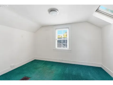 8015 SW 45th Avenue Portland OR 97219