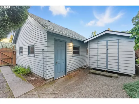 8015 SW 45th Avenue Portland OR 97219