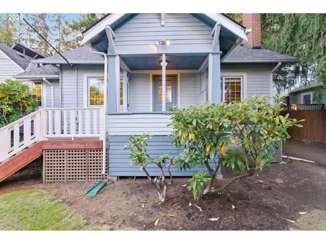 8015 SW 45th Avenue Portland OR 97219