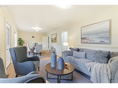 8015 SW 45th Avenue Portland OR 97219