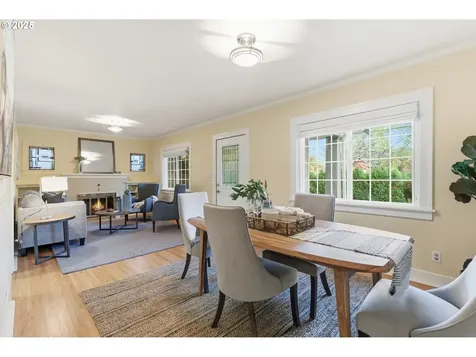 8015 SW 45th Avenue Portland OR 97219