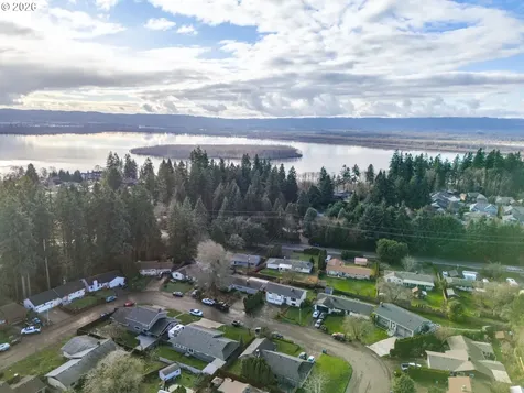 10104 NW 29th Avenue Vancouver WA 98685