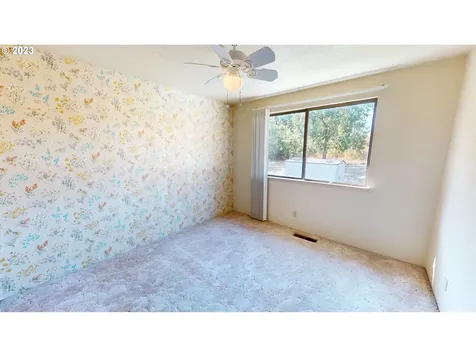 2196 Nw Andrea Street Roseburg OR 97471