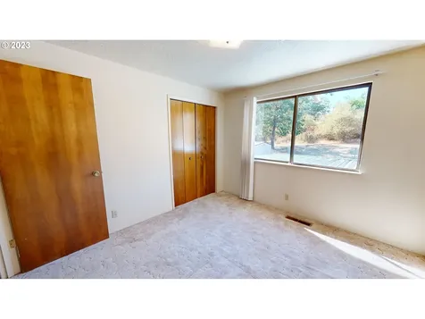 2196 Nw Andrea Street Roseburg OR 97471