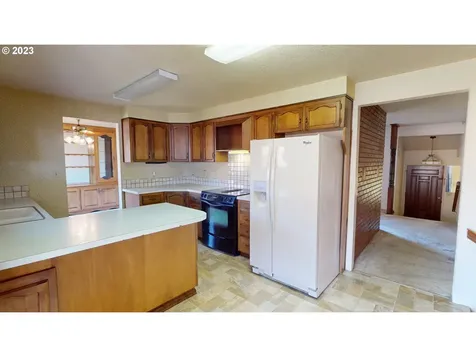 2196 Nw Andrea Street Roseburg OR 97471