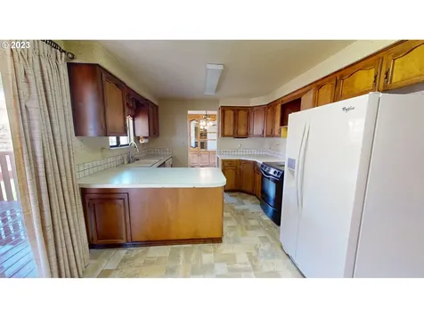 2196 Nw Andrea Street Roseburg OR 97471