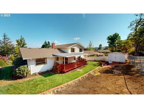 2196 Nw Andrea Street Roseburg OR 97471