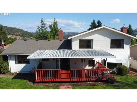 2196 Nw Andrea Street Roseburg OR 97471