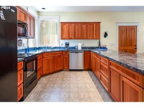 16216 Se Bel Air Drive Damascus OR 97089