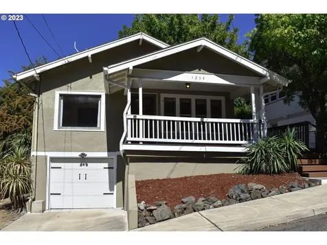 1254 Se Overlook Avenue Roseburg OR 97470