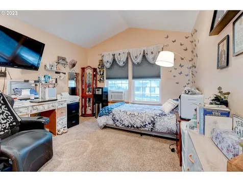 1329 N Creekside Lane Newberg OR 97132