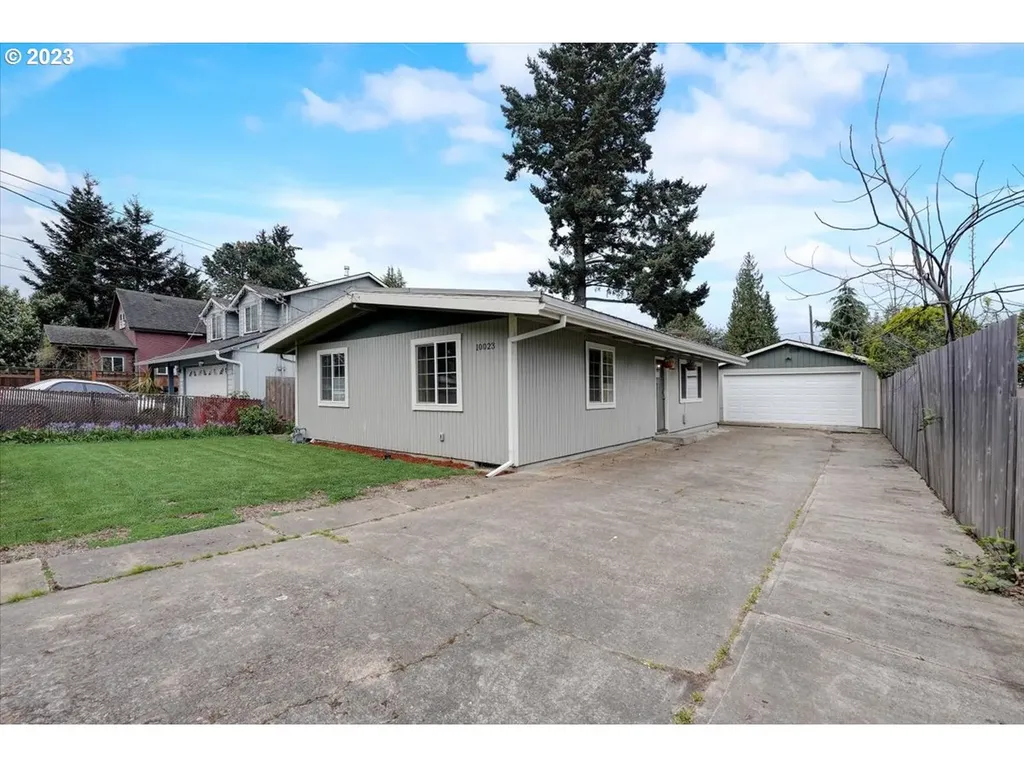 10023 N Burr Avenue Portland OR 97203