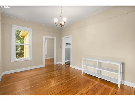 903 Ne Rosa Parks Way Portland OR 97211