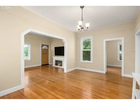 903 Ne Rosa Parks Way Portland OR 97211