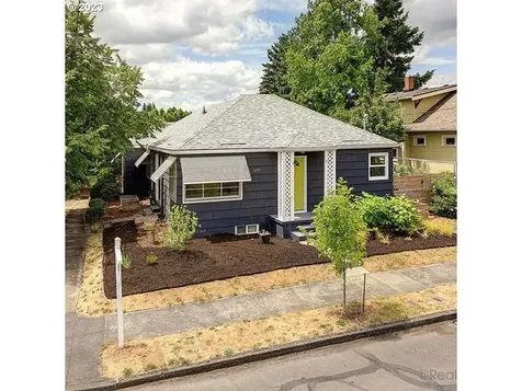 3235 Se 56th Avenue Portland OR 97206
