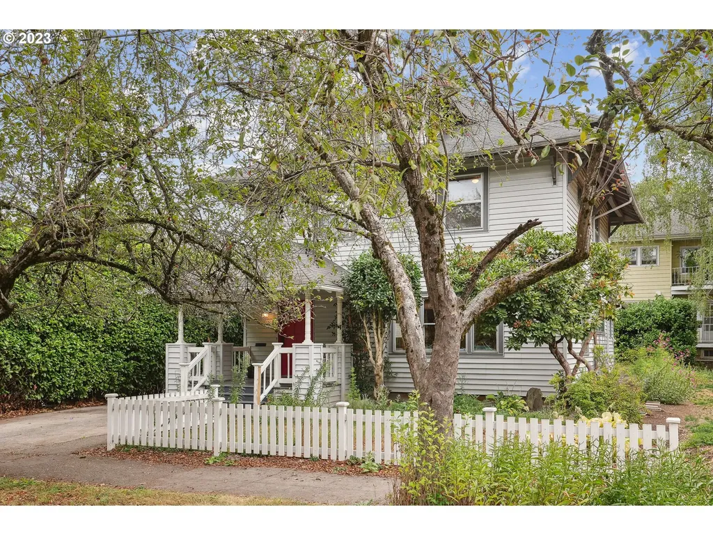 1816 Ne 12th Avenue Portland OR 97212