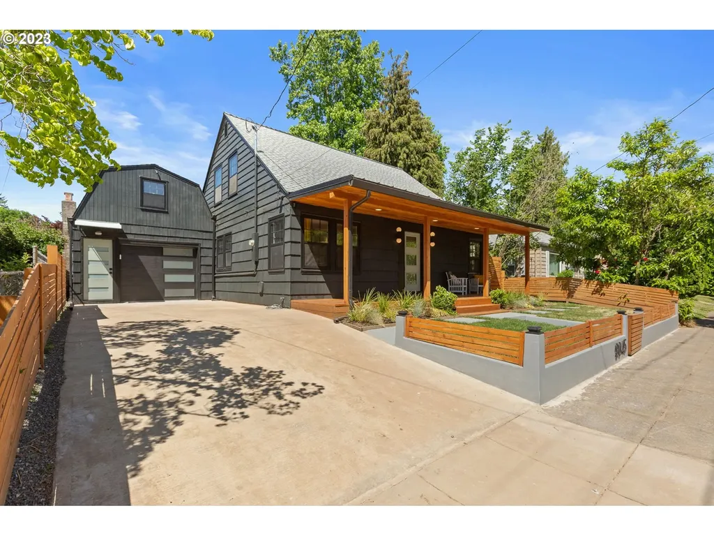 9045 Se Yamhill Street Portland OR 97216