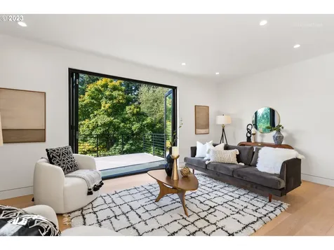 9289 Nw Lovejoy Street Portland OR 97229