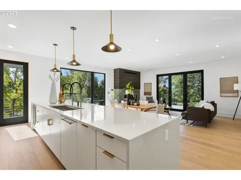 9289 Nw Lovejoy Street Portland OR 97229