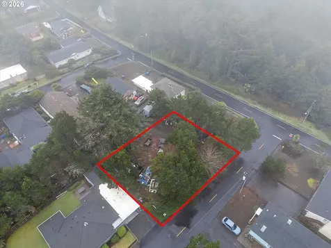 1032 SW 14th Street Lincoln City OR 97367