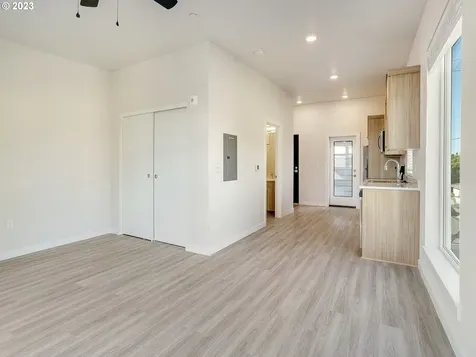 4738 SE Belmont Street Portland OR 97215