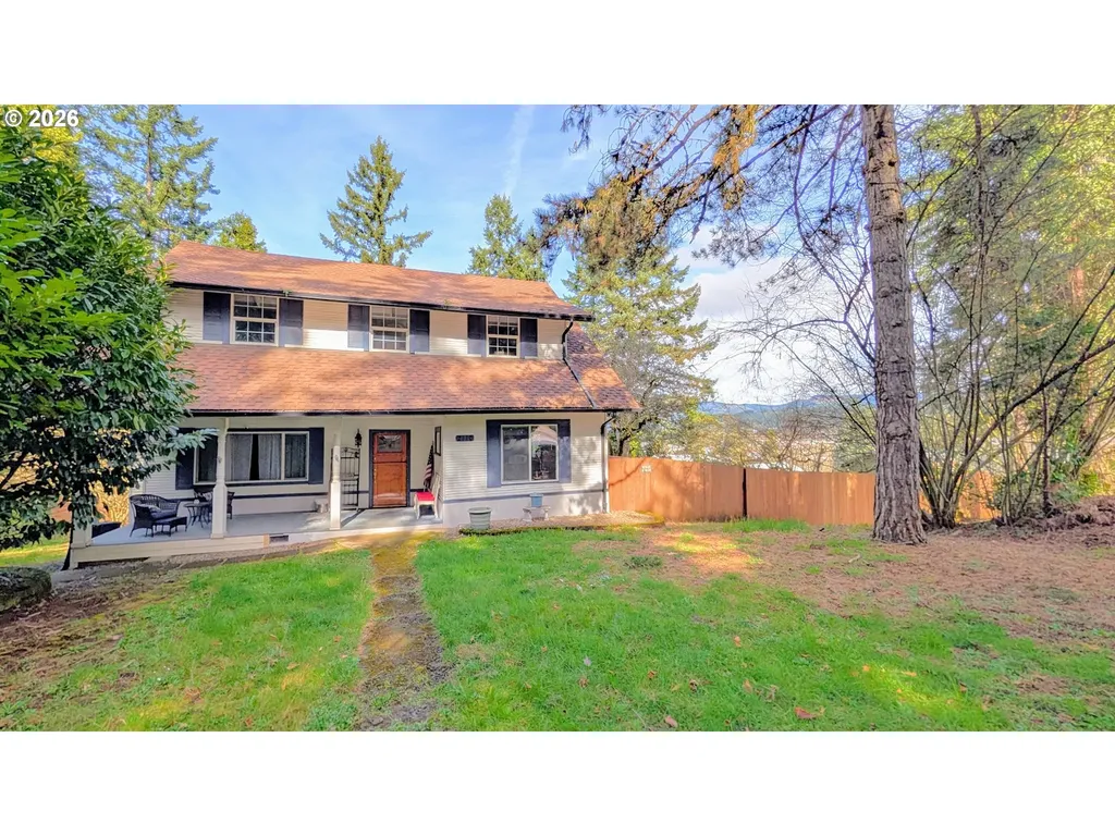 2110 E Main Street Cottage Grove OR 97424