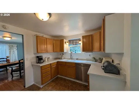 2110 E Main Street Cottage Grove OR 97424