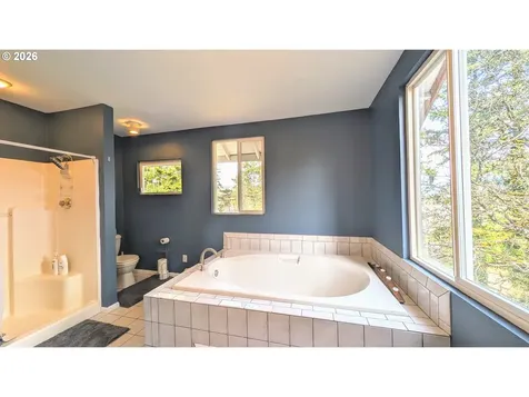 2110 E Main Street Cottage Grove OR 97424