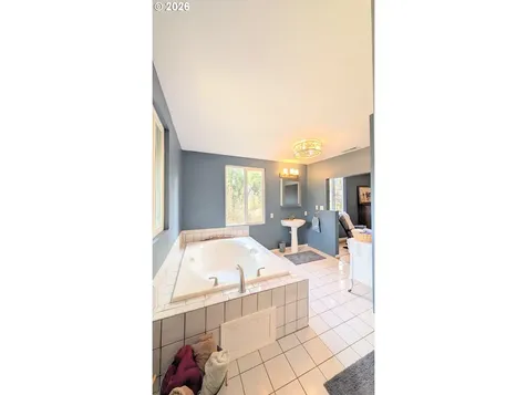 2110 E Main Street Cottage Grove OR 97424