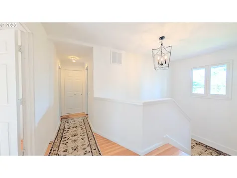 2110 E Main Street Cottage Grove OR 97424