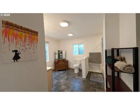 2110 E Main Street Cottage Grove OR 97424