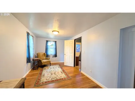 2110 E Main Street Cottage Grove OR 97424