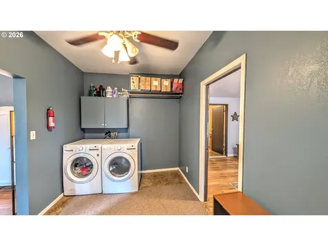 2110 E Main Street Cottage Grove OR 97424